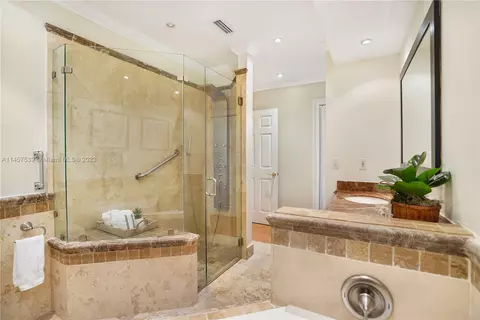 6815 Gleneagle Dr, Miami Lakes, FL 33014 photo 15