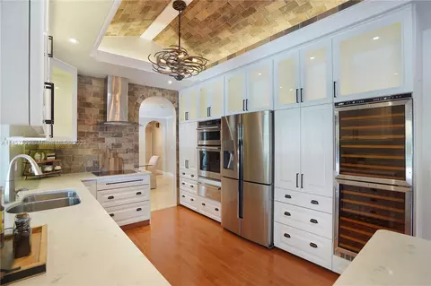 6815 Gleneagle Dr, Miami Lakes, FL 33014 photo 9