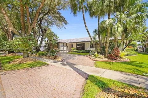 6815 Gleneagle Dr, Miami Lakes, FL 33014 photo 57