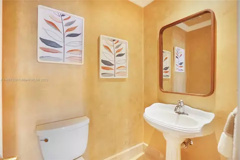 6815 Gleneagle Dr, Miami Lakes, FL 33014 photo 35