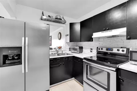 8701 SW 12th St #19, Miami, FL 33174