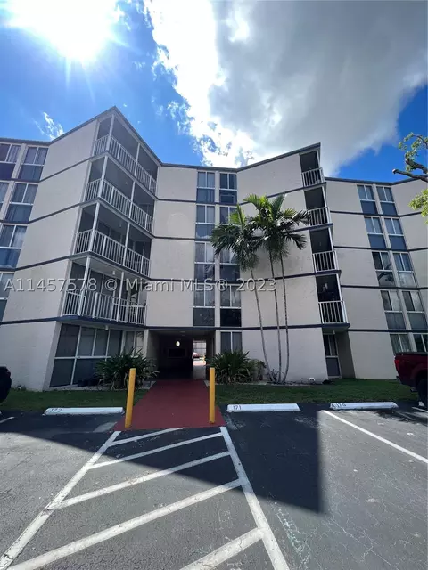 7125 NW 186 St #B-101, Hialeah, FL 33015