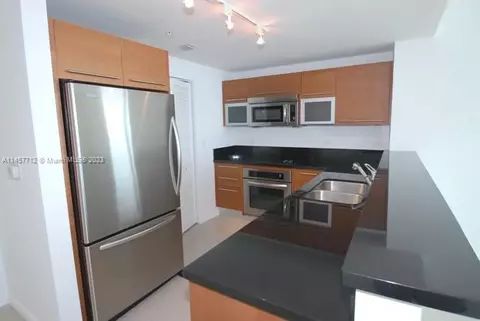 244 Biscayne Blvd #3202, Miami, FL 33132