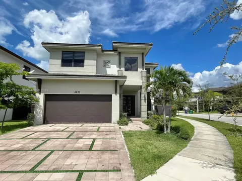 8833 NW 160th Ter, Miami Lakes, FL 33018