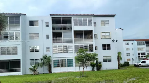 2860 Somerset Dr #400K, Lauderdale Lakes, FL 33311
