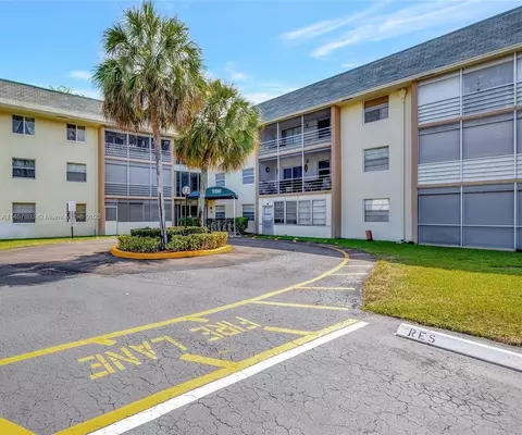 5190 E Sabal Palm Blvd #315, Tamarac, FL 33319