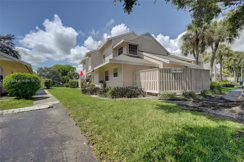2045 Champions Way, North Lauderdale, FL 33068