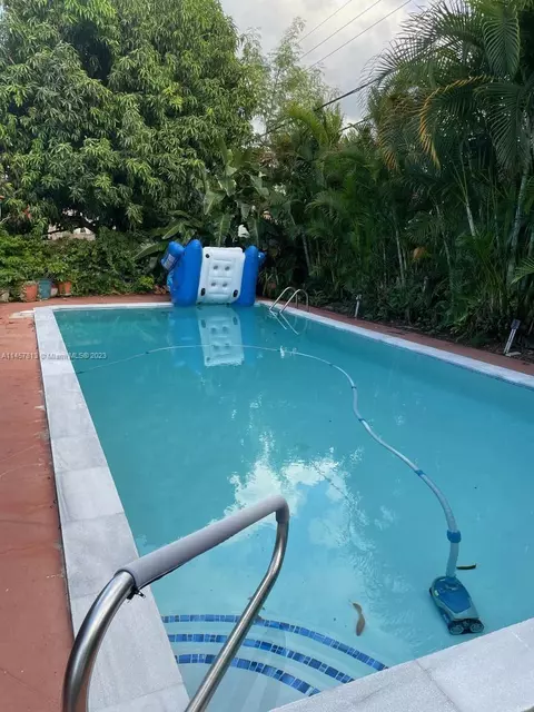 854 W 70th Pl, Hialeah, FL 33014 photo 8