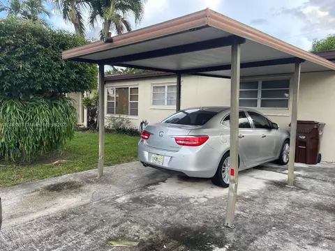 854 W 70th Pl, Hialeah, FL 33014 photo 3