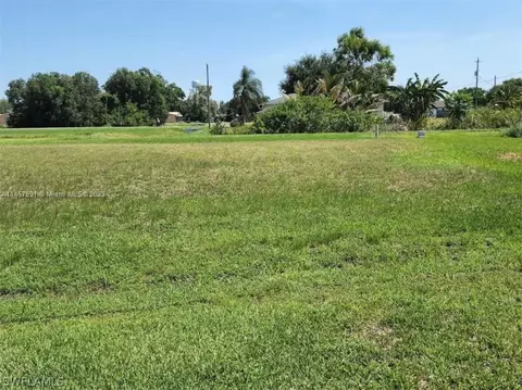 828 Thatcher Blvd, Moore Haven, FL 33471