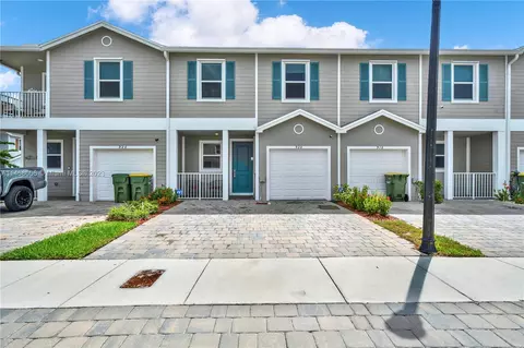 920 SE 17th Ct #920, Homestead, FL 33034