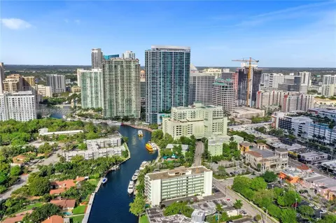800 SE 4th St #305, Fort Lauderdale, FL 33301