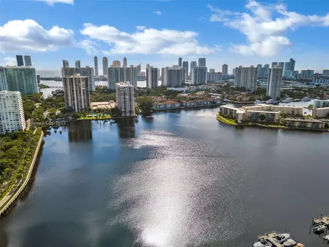 2750 NE 183rd St #1711, Aventura, FL 33160