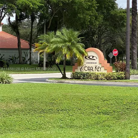 3450 Pinewalk Dr #432, Margate, FL 33063