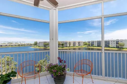 7590 Granville Dr #410, Tamarac, FL 33321