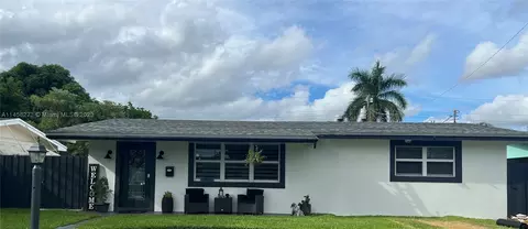 7851 NW 15th Ct, Pembroke Pines, FL 33024