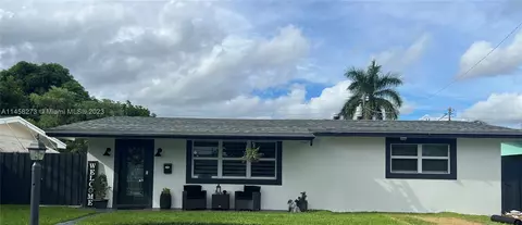 7851 NW 15th Ct, Pembroke Pines, FL 33024