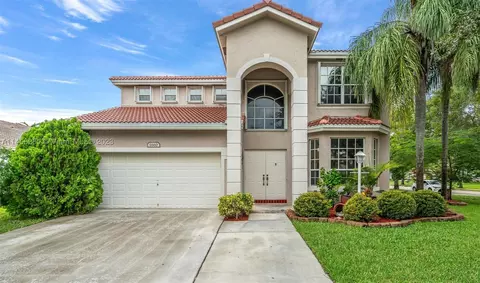 1660 NW 143rd Ter, Pembroke Pines, FL 33028