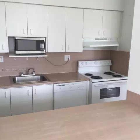 7400 W 20th Ave #420, Hialeah, FL 33016