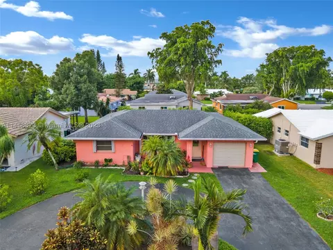 10220 NW 80th Dr, Tamarac, FL 33321