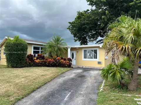 271 SW 28th Ter, Fort Lauderdale, FL 33312