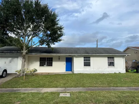 3015 Marshall Dr, Melbourne, FL 32901 photo 2