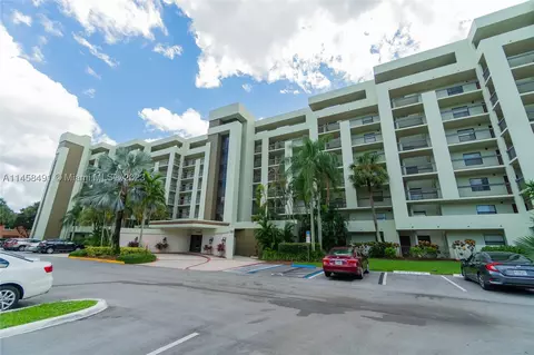 7050 NW 44th St #503, Lauderhill, FL 33319