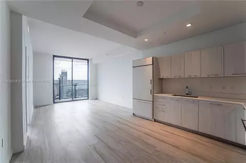 45 SW 9th St #4205, Miami, FL 33130