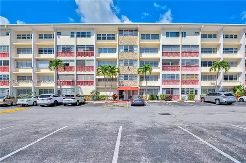 215 SE 3rd Ave #206C, Hallandale Beach, FL 33009