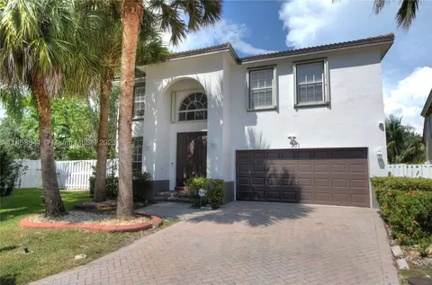 203 La Costa Ln, Weston, FL 33326
