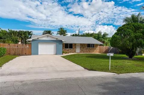 2819 Worcester Rd, Lake Worth, FL 33462