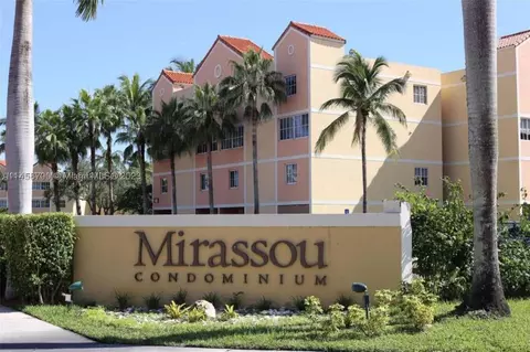 6065 NW 186th St #111, Hialeah, FL 33015