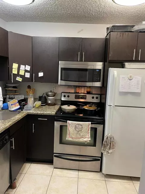 488 NW 165th Street Rd #514, Miami, FL 33169