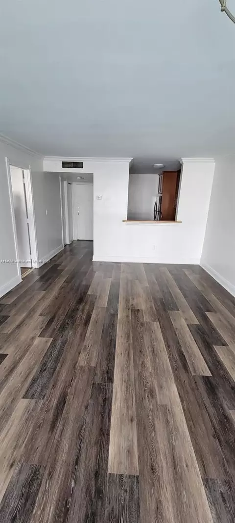 492 NW 165th Street Rd #310, Miami, FL 33169