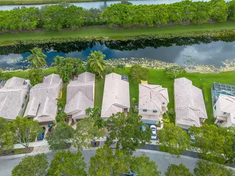 4298 Mahogany Ridge Dr, Weston, FL 33331