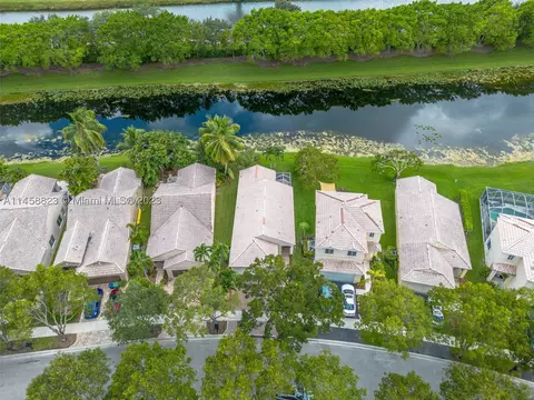 4298 Mahogany Ridge Dr, Weston, FL 33331