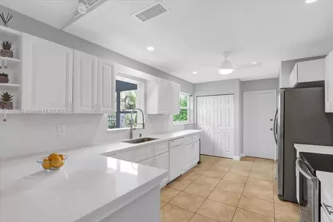 5564 SE Martin Meadows Ave, Stuart, FL 34997 photo 7