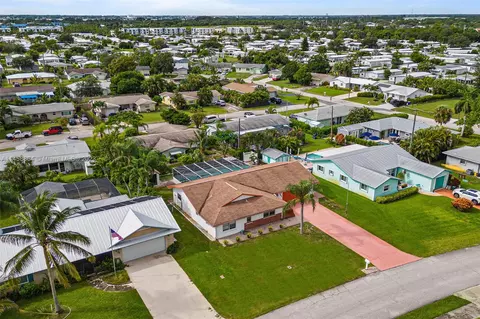 1594 NE 24th St, Jensen Beach, FL 34957