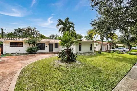 13949 Lake George Ct, Miami Lakes, FL 33014