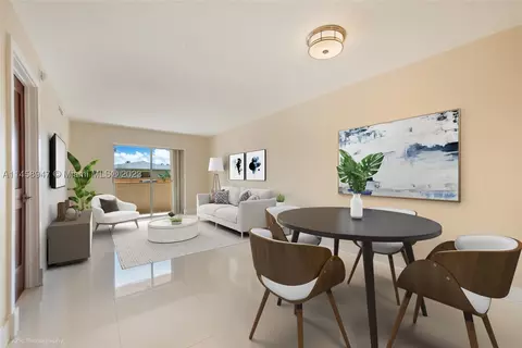 8990 SW 24th St #14, Miami, FL 33165