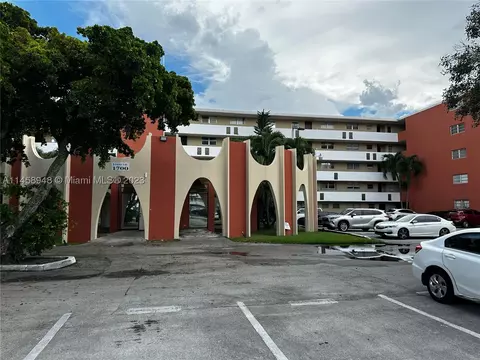 1700 NE 191st St #305, Miami, FL 33179
