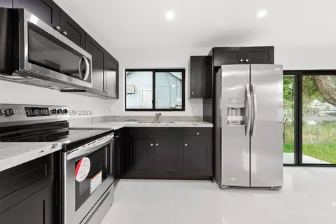 1716 NW 76th Ter #1716, Miami, FL 33147