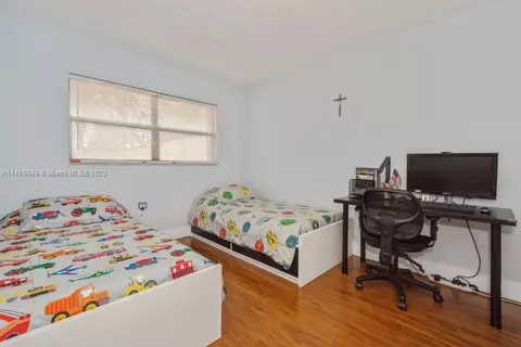 19521 E Cypress Ct E, Hialeah, FL 33015 photo 20