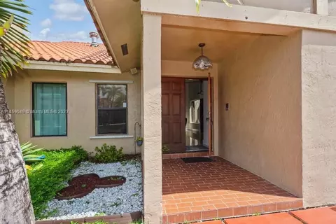 19521 E Cypress Ct E, Hialeah, FL 33015 photo 3