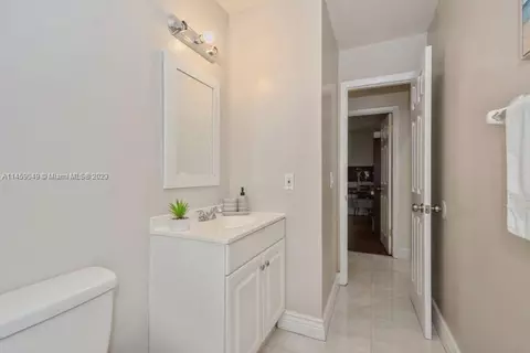 19521 E Cypress Ct E, Hialeah, FL 33015 photo 26