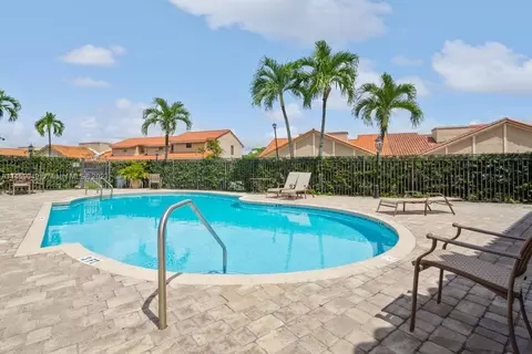 19521 E Cypress Ct E, Hialeah, FL 33015 photo 33