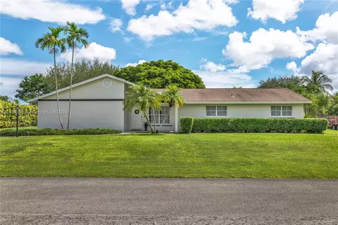 27635 SW 165th Ave, Homestead, FL 33031