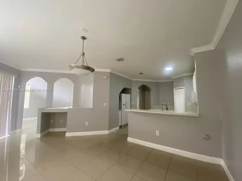 5586 NW 112th Path, Doral, FL 33178 photo 11