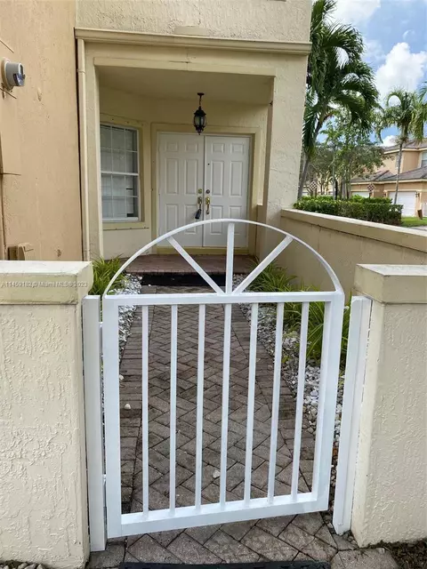 5586 NW 112th Path, Doral, FL 33178 photo 3