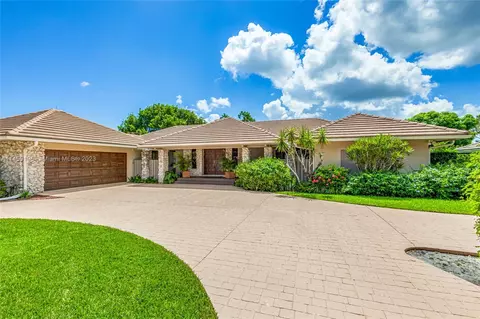 5180 Woodland Lakes Dr, Palm Beach Gardens, FL 33418